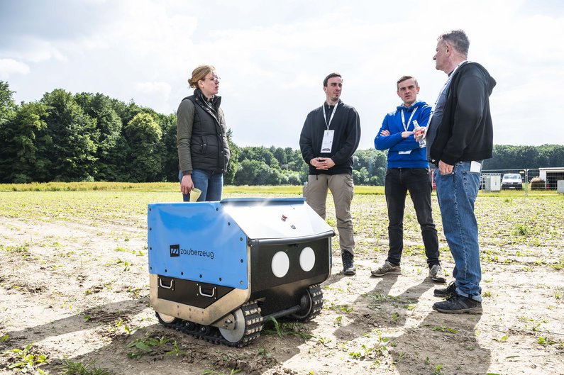 Bild FarmRobotix auf den DLG-Feldtagen 2024 - digitale Technologien in der landwirtschaftlichen Praxis 