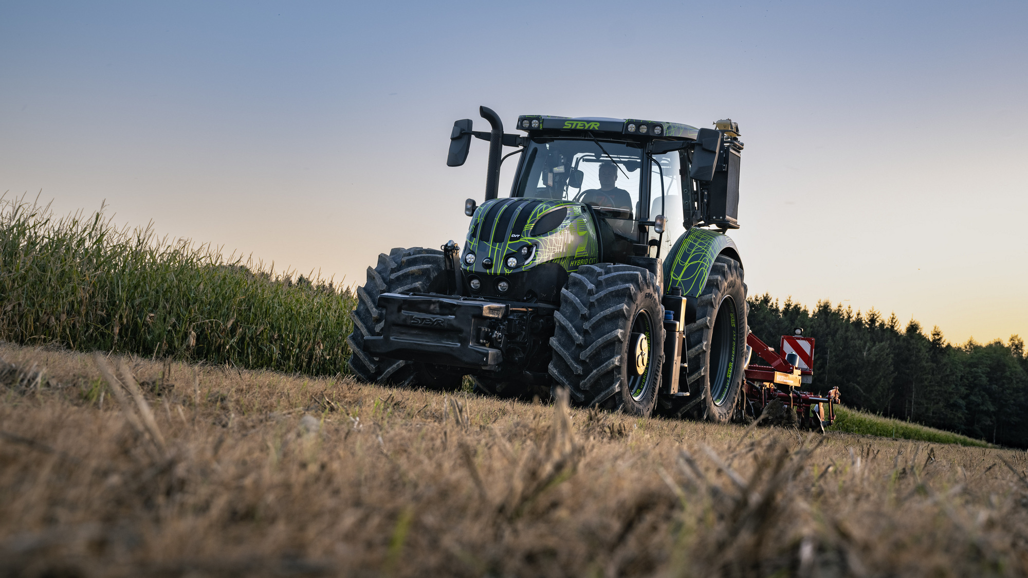 Solis Tractors unveils new tractor series, electric mowers at Agritechnica  2023